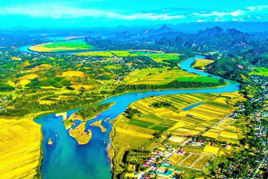 Phấn đấu xây dựng Anh Sơn phát triển nhanh và bền vững