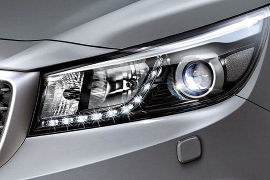 Có nên lắp cảm biến tự bật đèn ô tô?