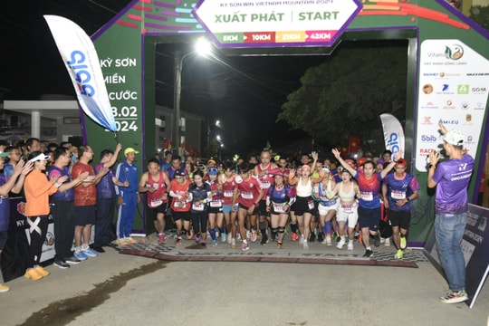 Hơn 800 vận động viên chính thức xuất phát tranh tài tại Giải Marathon 'Ky Son Win Vietnam Moutain 2024'