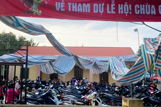 Cần siết chặt tình trạng nhập nhèm giá vé giữ xe đầu năm