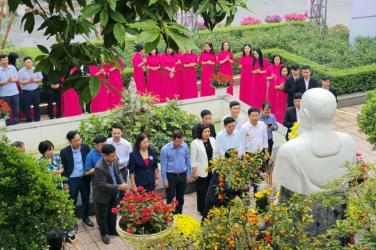 Ngành Y tế Nghệ An dâng hoa, dâng hương tưởng niệm Đại danh y Hải Thượng Lãn Ông Lê Hữu Trác