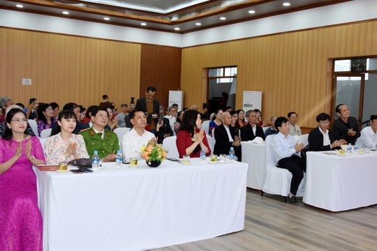 Giao lưu thơ, nhạc ‘Bừng sáng sắc Xuân’ 