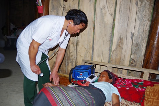 Người thầy thuốc quân hàm xanh gieo hạt tin yêu