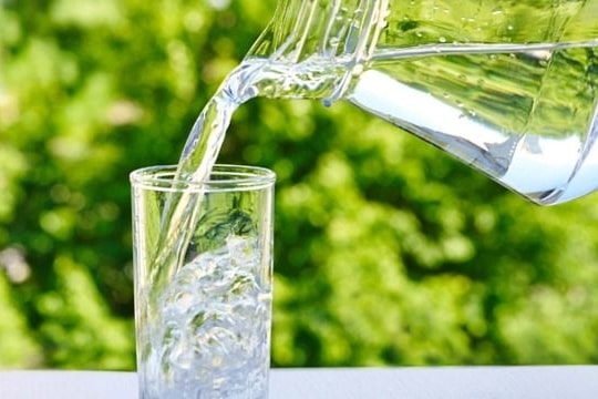 Các lưu ý khi uống nước trong thời tiết lạnh tốt cho tim mạch