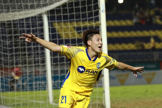 Chân sút quê lúa và bàn thắng đầu tiên cho Sông Lam Nghệ An tại V.League