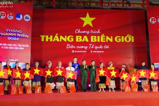 Nhiều công trình, phần quà trị giá hơn 1,3 tỷ đồng được trao tặng tại chương trình 'Tháng Ba biên giới' tại Nghệ An