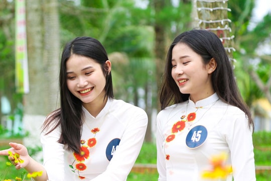 Cửa Lò tổ chức thi Nữ thanh niên thanh lịch