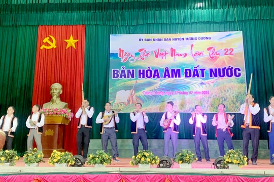 Lắng đọng Ngày thơ Việt Nam lần thứ 22 tại huyện Tương Dương