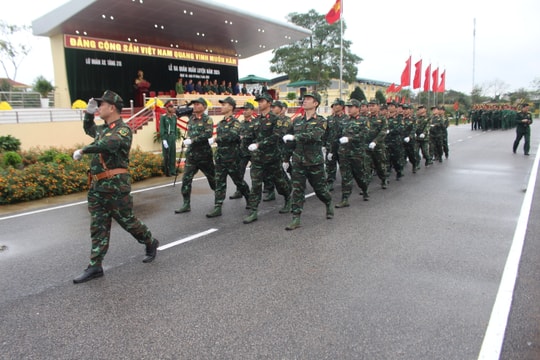 Lữ đoàn Xe tăng 215 ra quân huấn luyện năm 2024