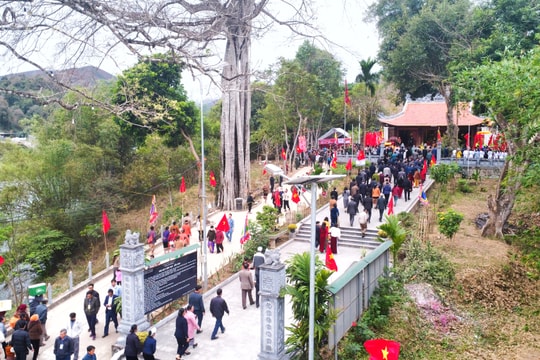 Lễ hội đền Vạn - Cửa Rào: Tưởng nhớ công lao của Đốc tướng Đoàn Nhữ Hài và quân binh thời Trần 