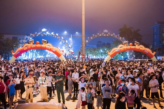 Hỗ trợ phát triển kinh tế đêm ở thành phố Vinh và thị xã Cửa Lò