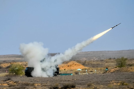 Bộ Quốc phòng Nga đánh chặn hàng chục máy bay không người lái tấn công Crimea