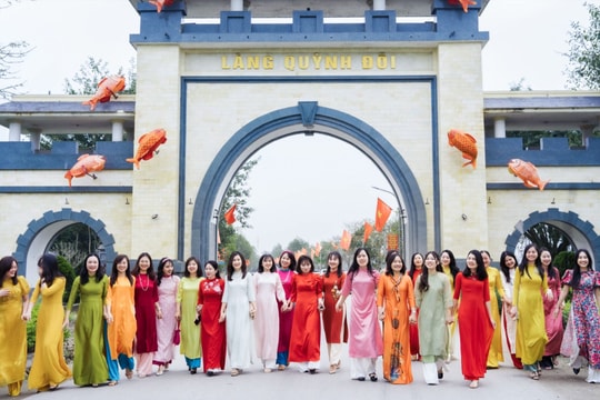 Phụ nữ Nghệ An duyên dáng trong tà áo dài Việt Nam