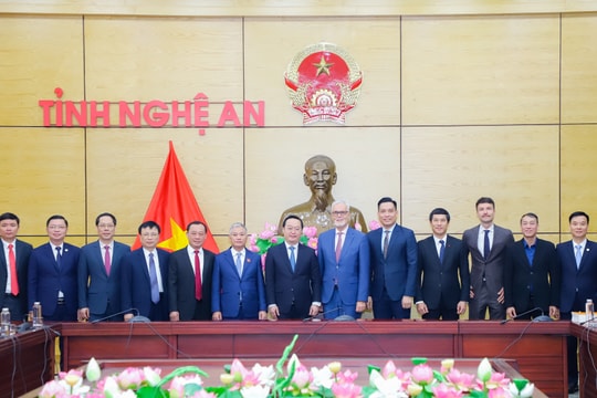 Chủ tịch UBND tỉnh tiếp, làm việc với Đại sứ Đức và Nhóm Nghị sỹ Hữu nghị Việt Nam - Đức