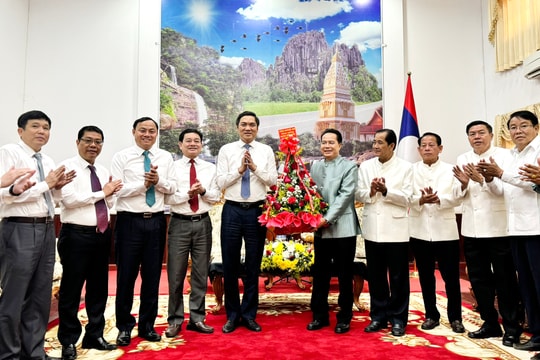 Lãnh đạo tỉnh Nghệ An tham dự Lễ kỷ niệm 40 năm Ngày thành lập tỉnh Bôlykhămxay 