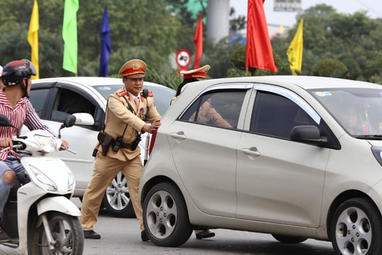Những hình ảnh đẹp vì bình yên cuộc sống của cán bộ, chiến sĩ Công an Nghệ An