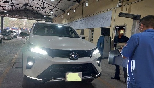 Độ đèn ô tô như thế nào để vẫn được đăng kiểm?