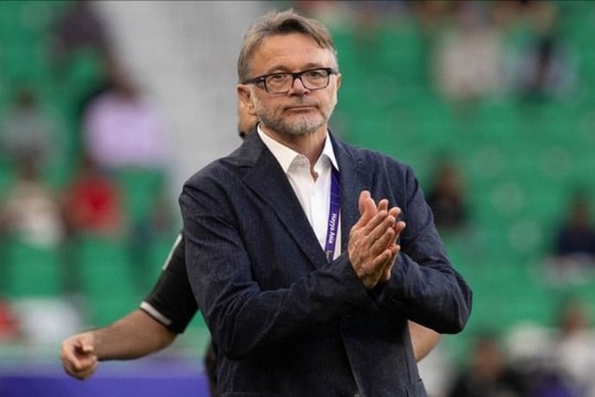 Báo Indonesia chỉ rõ 'áp lực đang đè nặng lên vai huấn luyện viên Troussier'; Sếp lớn La Liga khẳng định Mbappe đã là người của Real