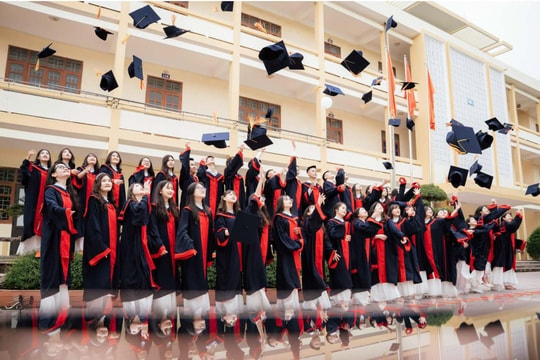 Các dịch vụ 'hái ra tiền' mùa kỷ yếu