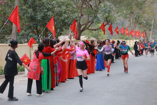 Kỳ Sơn làm du lịch!