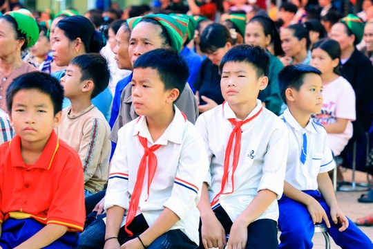 Nghệ An xem xét ban hành chính sách hỗ trợ học sinh, nhà trường tại các trường phổ thông dân tộc bán trú