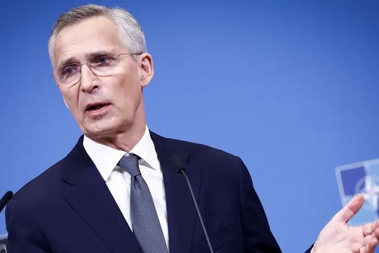 Lãnh đạo NATO: Ukraine hết đạn dược, không phải hết can đảm