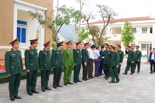 Tư lệnh Quân khu 4 kiểm tra các đơn vị phía Tây tỉnh Nghệ An