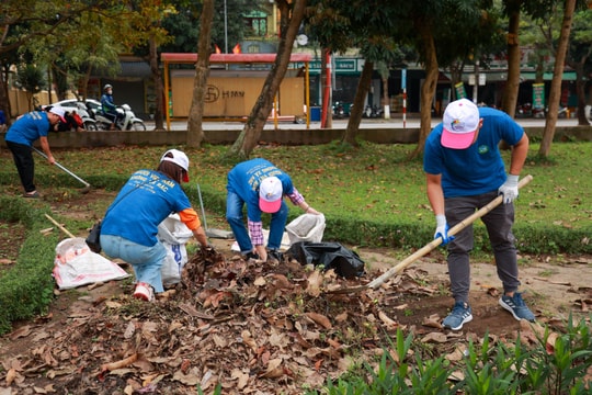 500 tình nguyện viên Nghệ An nhặt rác trong Ngày hội Clean Day 2024