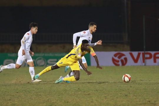 Sông Lam Nghệ An và bài toán lực lượng trước lượt về V.League 2023/24