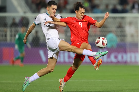 Trung vệ Bùi Hoàng Việt Anh: 'Đội tuyển Việt Nam ít nhất phải hòa Indonesia lượt đi'; Sao nhập tịch Indonesia thách thức tuyển Việt Nam