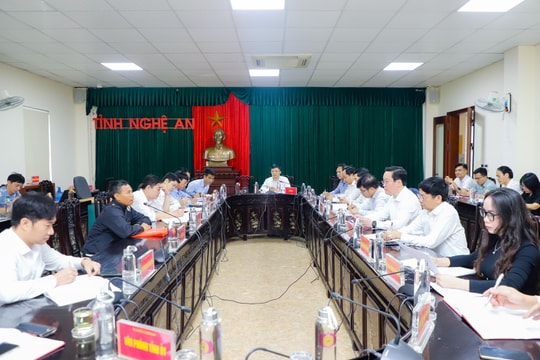 Chủ tịch UBND tỉnh Nghệ An Nguyễn Đức Trung tiếp công dân định kỳ tháng 3/2024