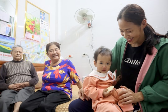 Hạnh phúc hiếm có của 4 gia đình dưới 1 mái nhà