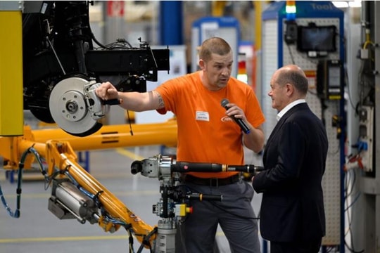 Mức lương ở Đức giảm sâu nhất khi từ bỏ mua năng lượng giá rẻ của Nga 