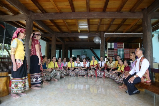 Lưu giữ điệu ru của người Thái cổ