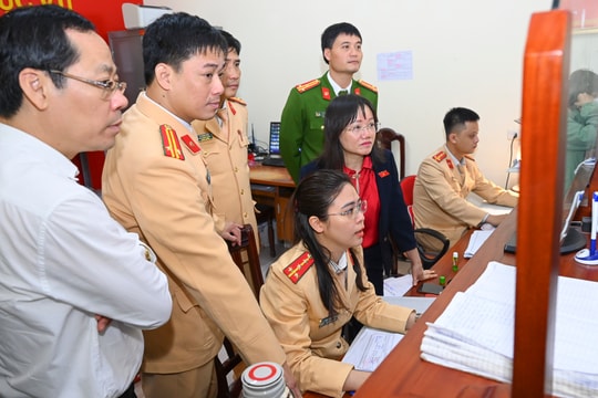 Thành phố Vinh đề xuất thu phí dừng, đỗ xe trên một số tuyến đường chính