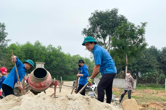 Bí thư Đoàn xã với những việc làm ý nghĩa cho quê hương