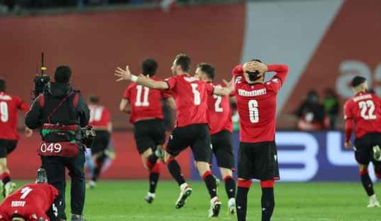 Xác định 3 đội tuyển cuối cùng góp mặt ở vòng chung kết EURO 2024 