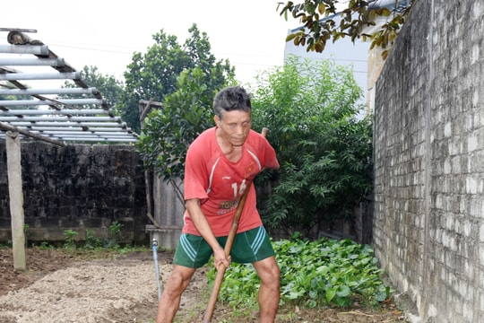 'Nguồn sáng' của người đàn ông mù lòa ở Nghệ An