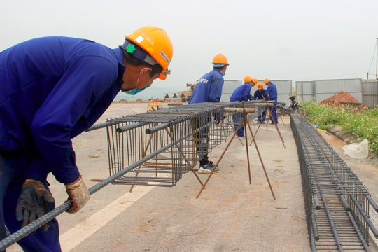 Thủ tướng chỉ đạo khẩn trương hoàn thiện thủ tục đầu tư các dự án đầu tư công trung hạn