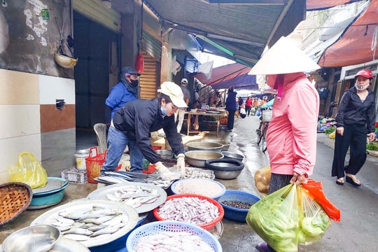 Nắng nóng, giá nhiều loại hải sản rục rịch tăng 