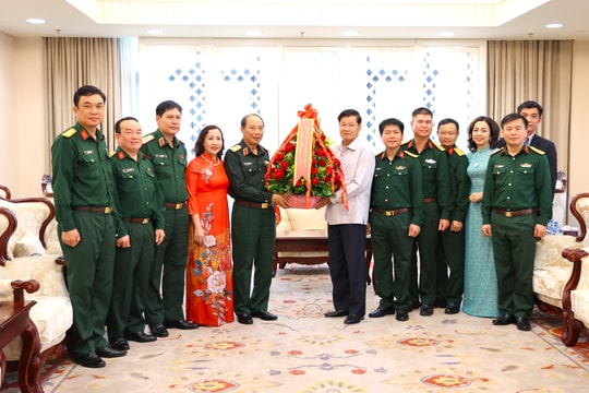 Bộ Tư lệnh Quân khu 4 thăm, chúc Tết Bun Pi May lãnh đạo Đảng, Nhà nước Lào