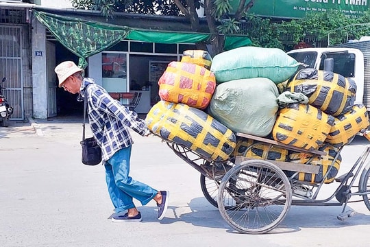Lao động Nghệ An oằn mình chống chọi với nắng nóng gay gắt