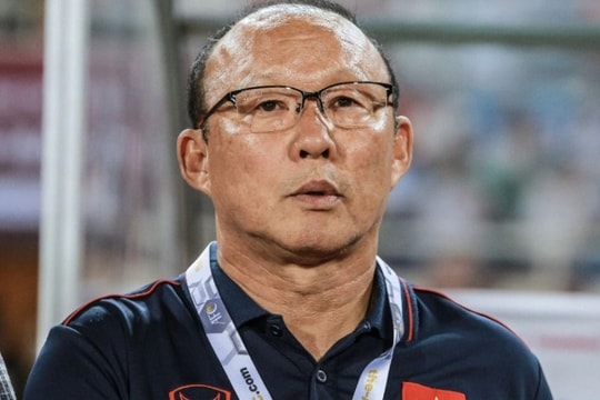 Ông Park Hang Seo không phải ứng viên huấn luyện viên trưởng tuyển Hàn Quốc; Hà Nội FC gửi công văn chê trọng tài Nguyễn Mạnh Hải