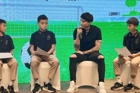 Tuyển Việt Nam nhận tin cực buồn từ FIFA; Đoàn Văn Hậu tiết lộ thời điểm tái xuất