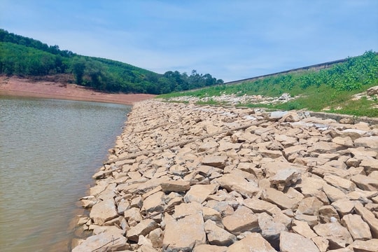 Hơn 100 hồ chứa ở Nghệ An chỉ đạt dưới 50% dung tích, nguy cơ thiếu nước 