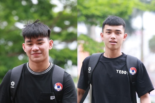 Hai cầu thủ Sông Lam Nghệ An hội quân chuẩn bị cho Vòng chung kết U23 châu Á