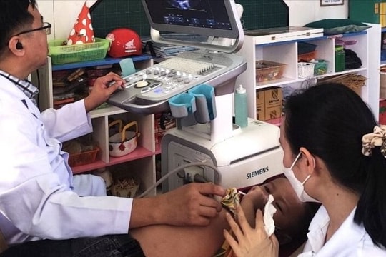  Khám, sàng lọc bệnh miễn phí cho gần 4.000 trẻ em Nghệ An 