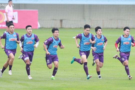 U23 Việt Nam 'nhồi thể lực' trong buổi tập đầu tiên
