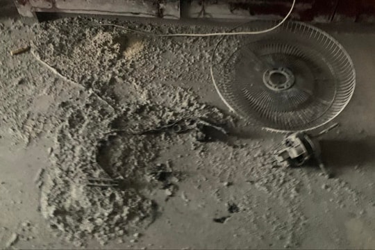 Chủ nhà quên rút quạt, cả chung cư hốt hoảng vì cháy