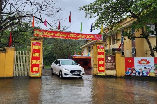 Xã tự đưa quy định 'người dân phải xin xác nhận của thôn trưởng trước khi lên xã làm các loại giấy tờ'?